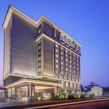 Bellevue Sarovar Premiere Junagadh Extérieur photo