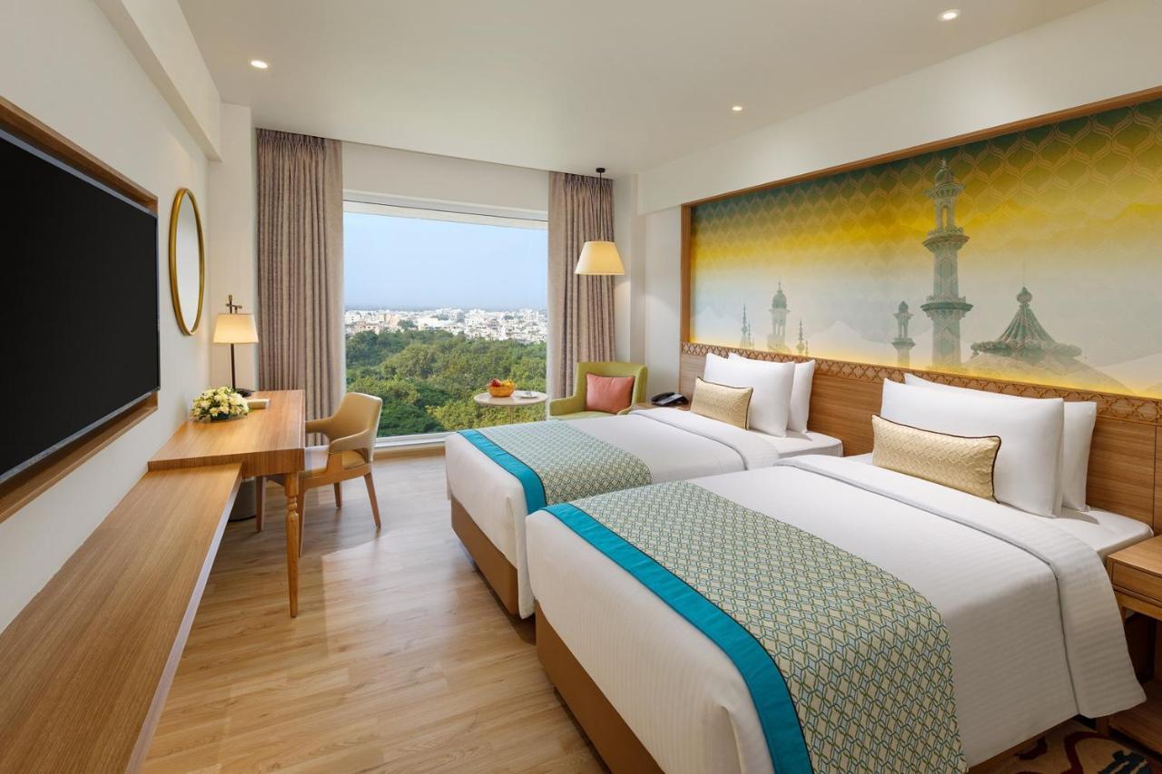Bellevue Sarovar Premiere Junagadh Extérieur photo
