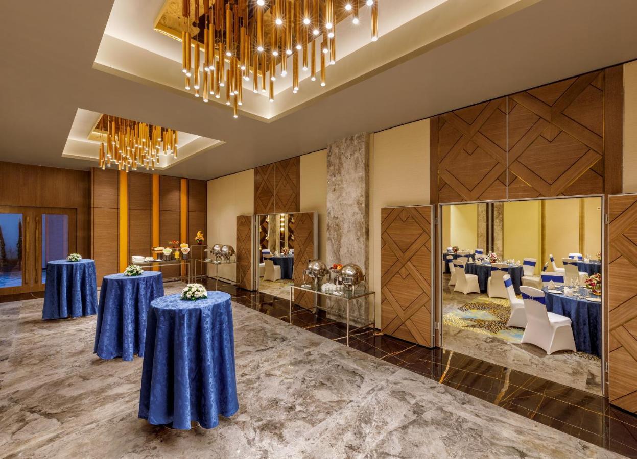 Bellevue Sarovar Premiere Junagadh Extérieur photo